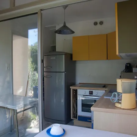 Les Pieds Dans L'eau