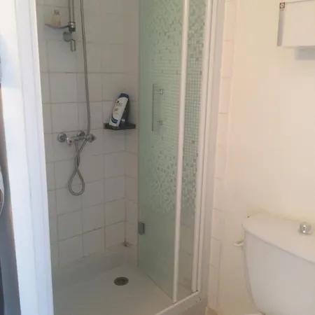 Les Pieds Dans L'eau